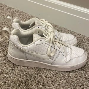 Nike White Low Top Sneakers Size 8 US W